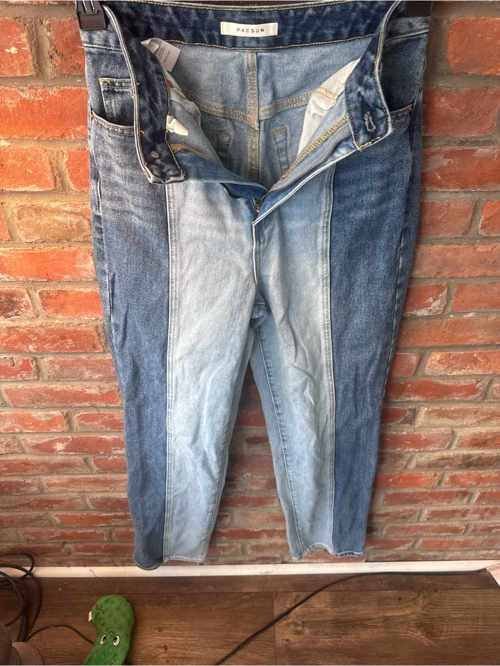 PacSun Women’s 90s Boyfriend Jeans - Picture 6 of 7